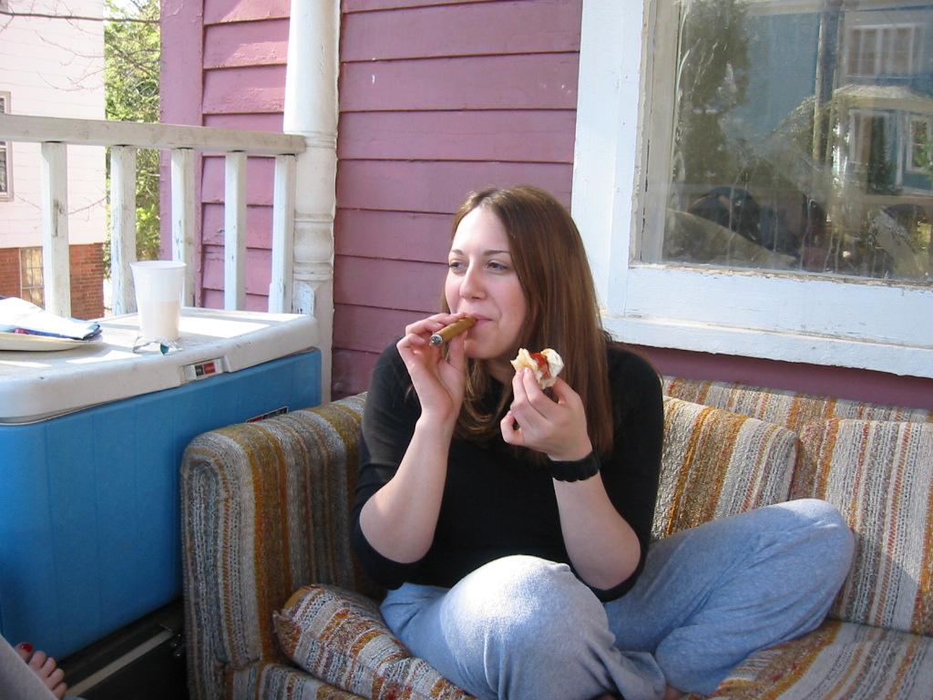 annie_cigar.jpg